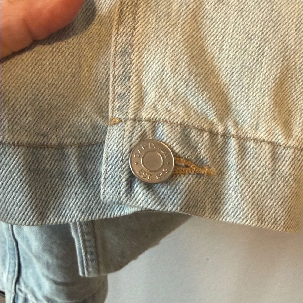 GAP Women's Light Blue Jean Jacket - Picture 7 of 7